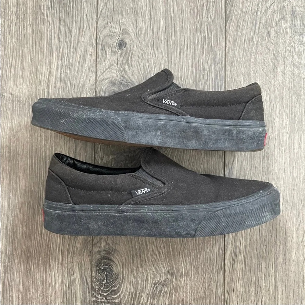 Slip On Vans Black Size 6.5 Women’s 5 Men’s